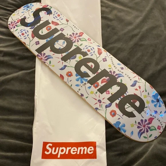 supreme airbrushed Floral Skateboard